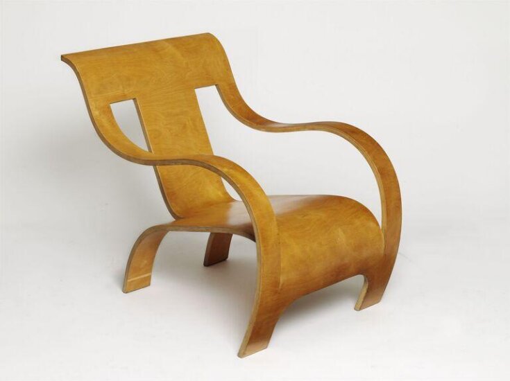 Gerald Summers armchair made from a single sheet of bent plywood, 1934
